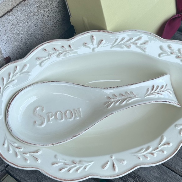 Ceramic serving bowl with matching spoon - Picture 4 of 6